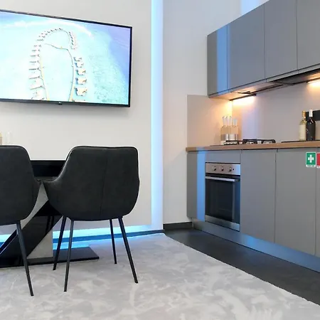 Luxury Pure! Bazzoni 2-room Suite, Fully Equipped Appartamento Olbia