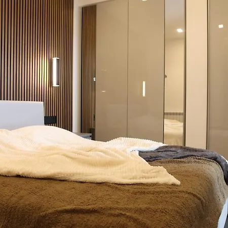Luxury Pure! Bazzoni 2-room Suite, Fully Equipped Appartamento
